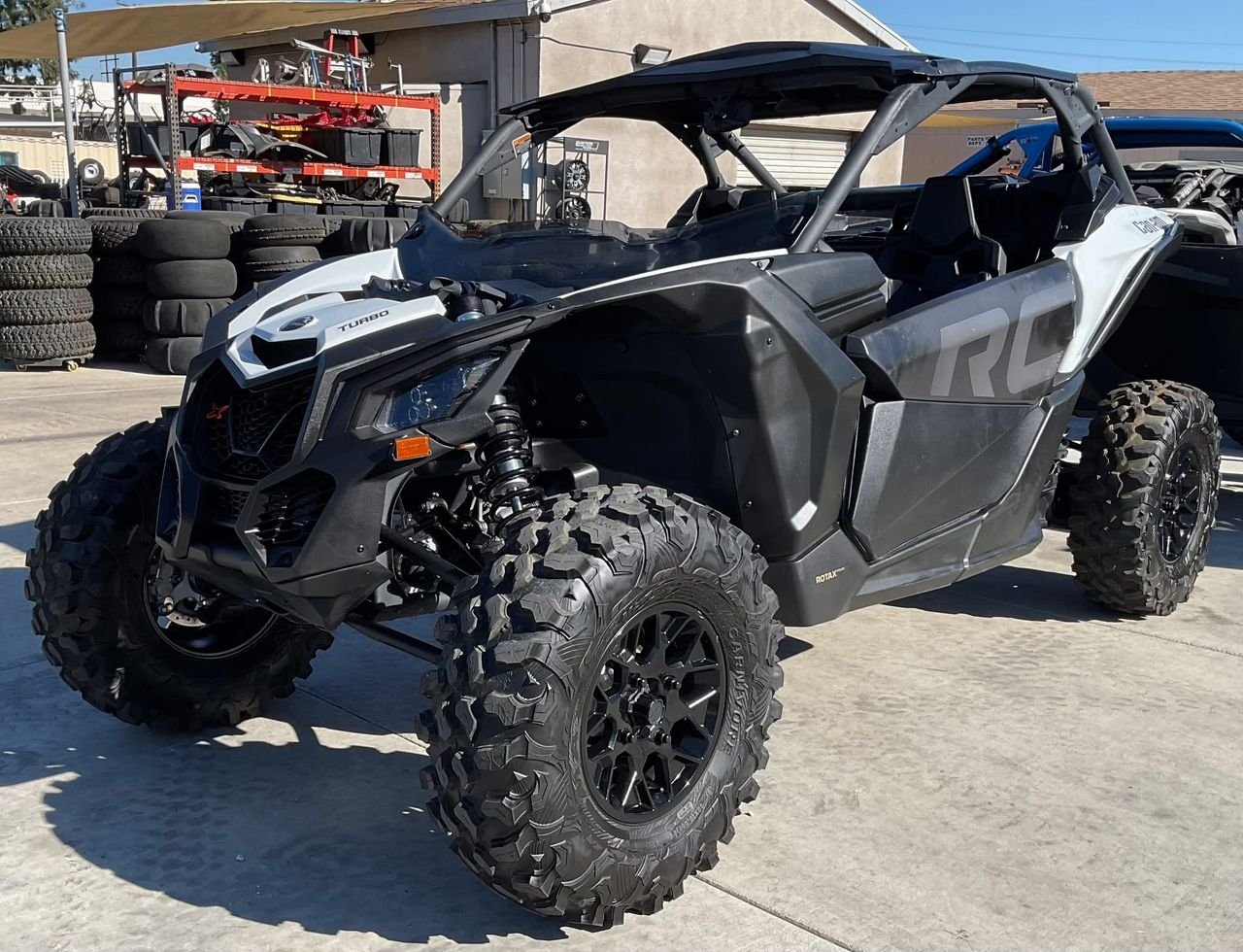 2023 Can-Am Maverick X3 DS Turbo 64 – Low-Hour High-Performance UTV for Sale - Image 3